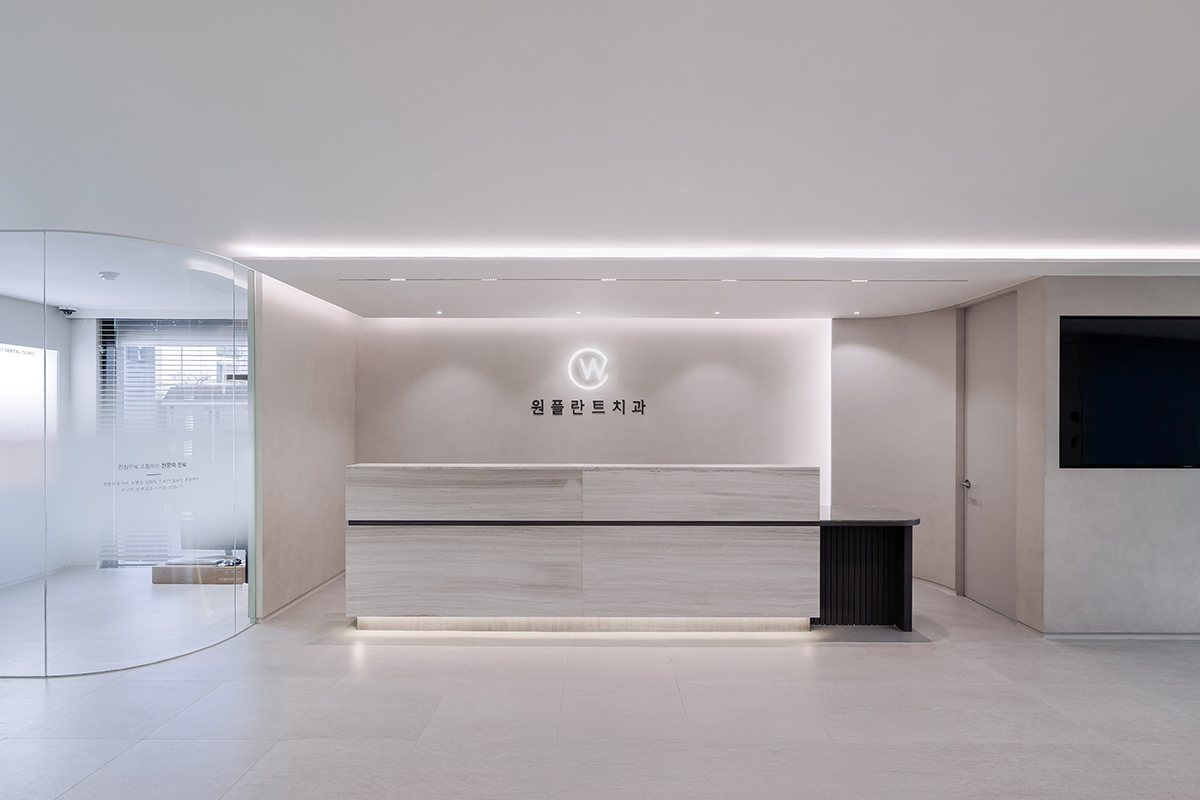 원플란트치과 내부 인테리어-1