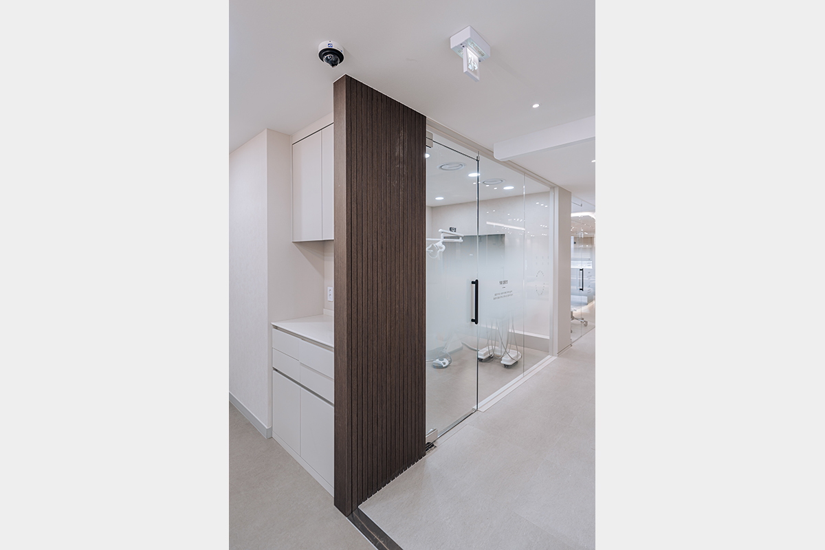 원플란트치과 내부 인테리어-10