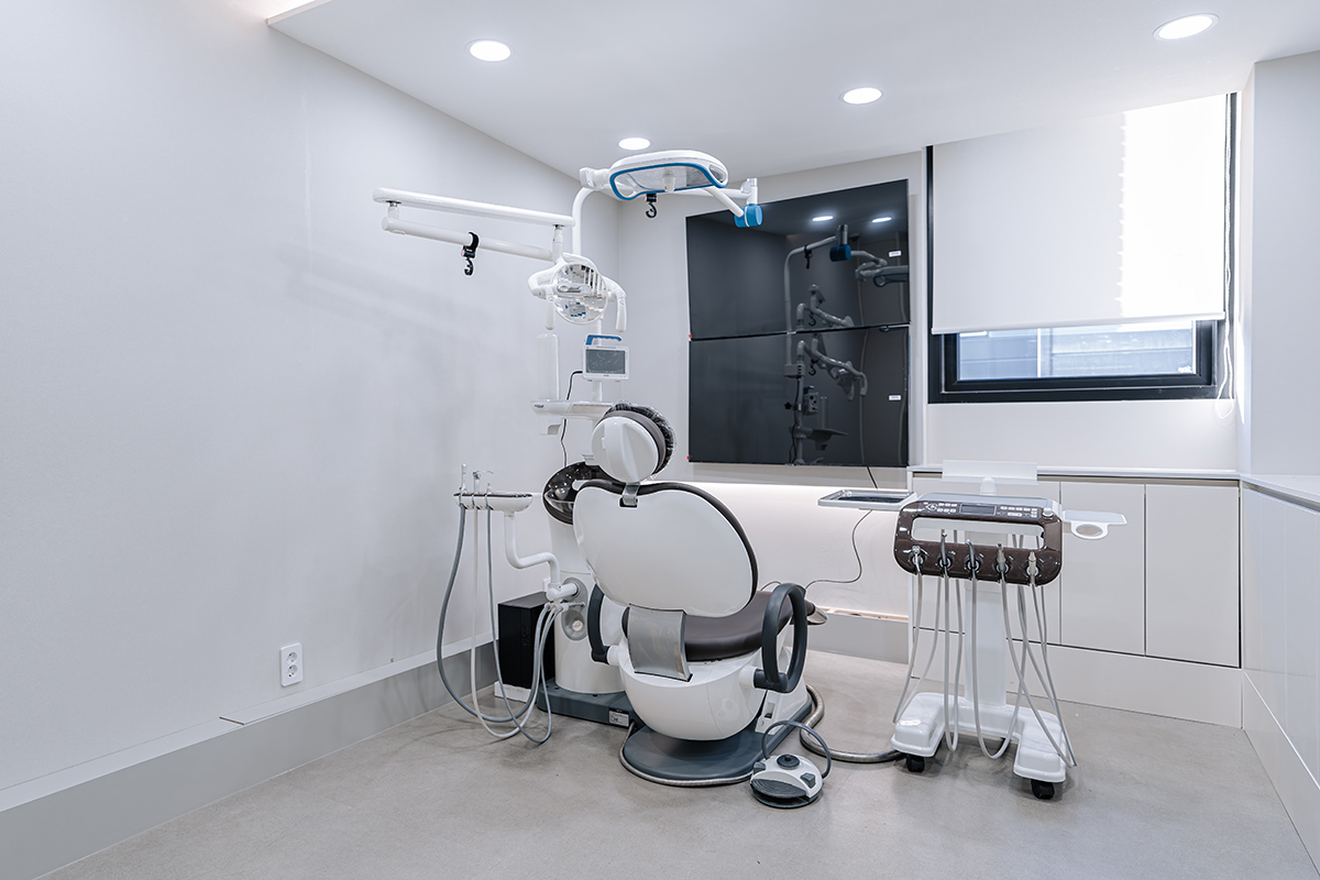 원플란트치과 내부 인테리어-8